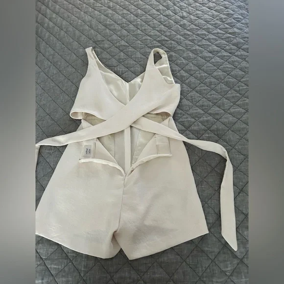 Aritzia Wilfred shorts jumper. - Picture 8 of 9